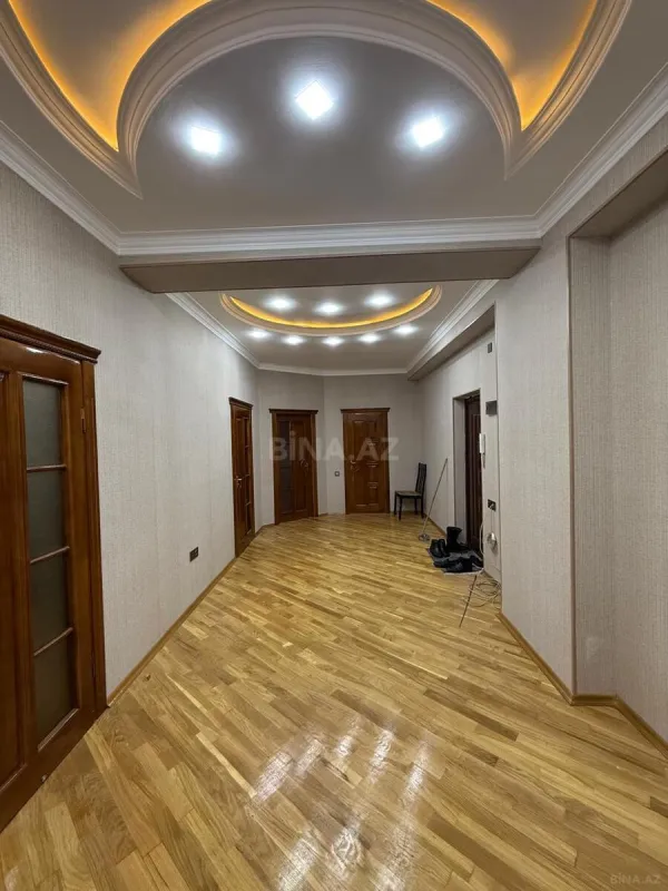 Satılır 3 otaqlı mənzil 115 m²