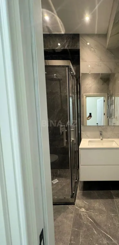 Kirayə verilir 2 otaqlı mənzil 70 m²