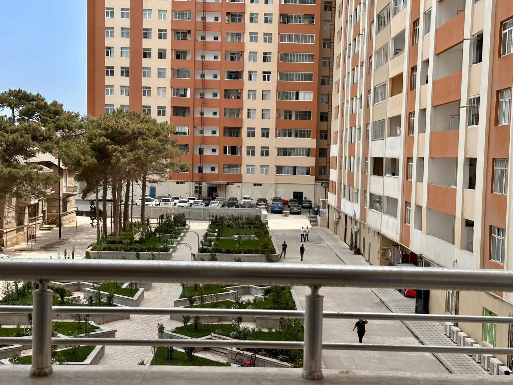 Satılır 3 otaqlı mənzil 143 m²