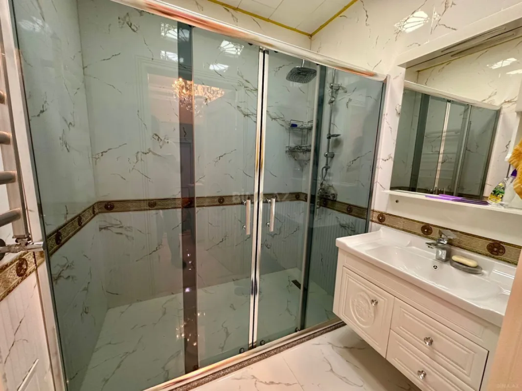 Satılır 3 otaqlı mənzil 143 m²