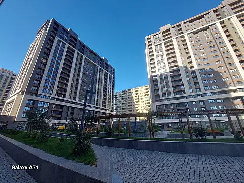 Satılır 4 otaqlı mənzil 201 m²