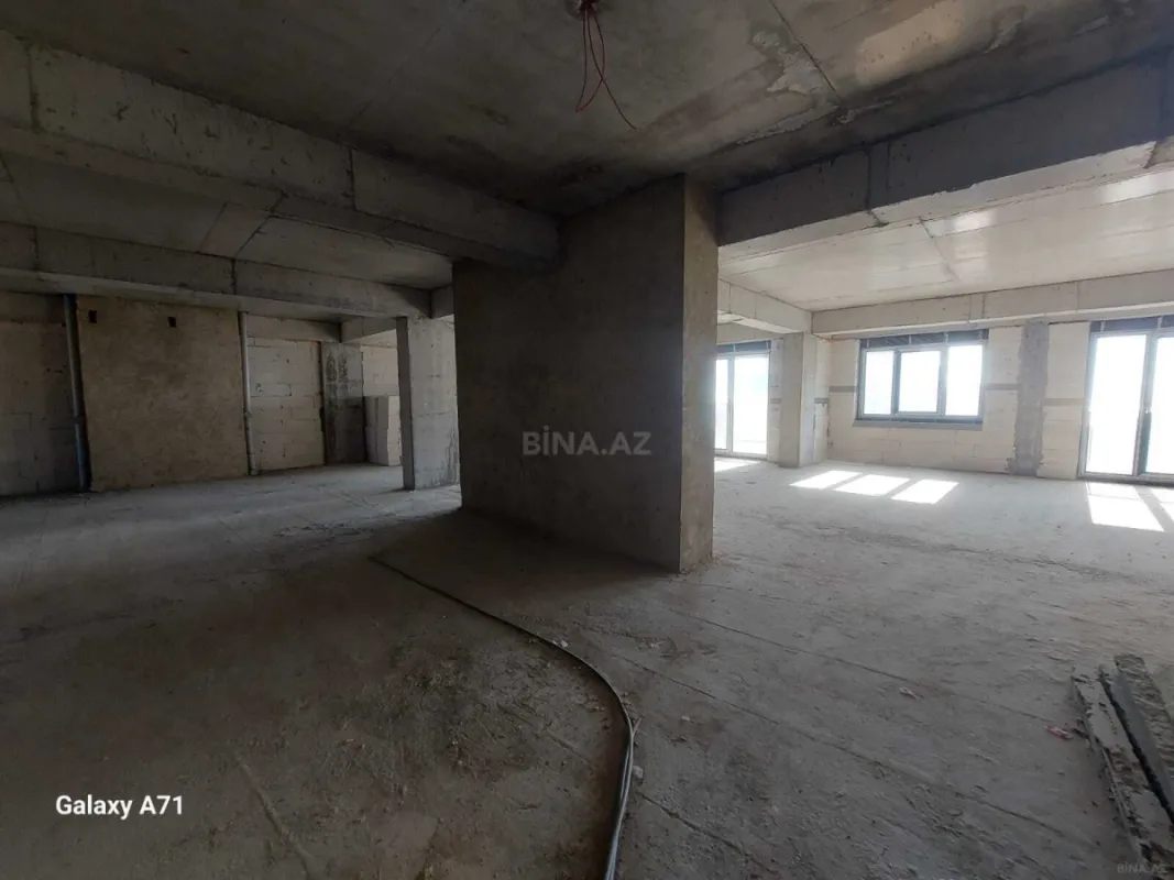 Satılır 4 otaqlı mənzil 201 m²