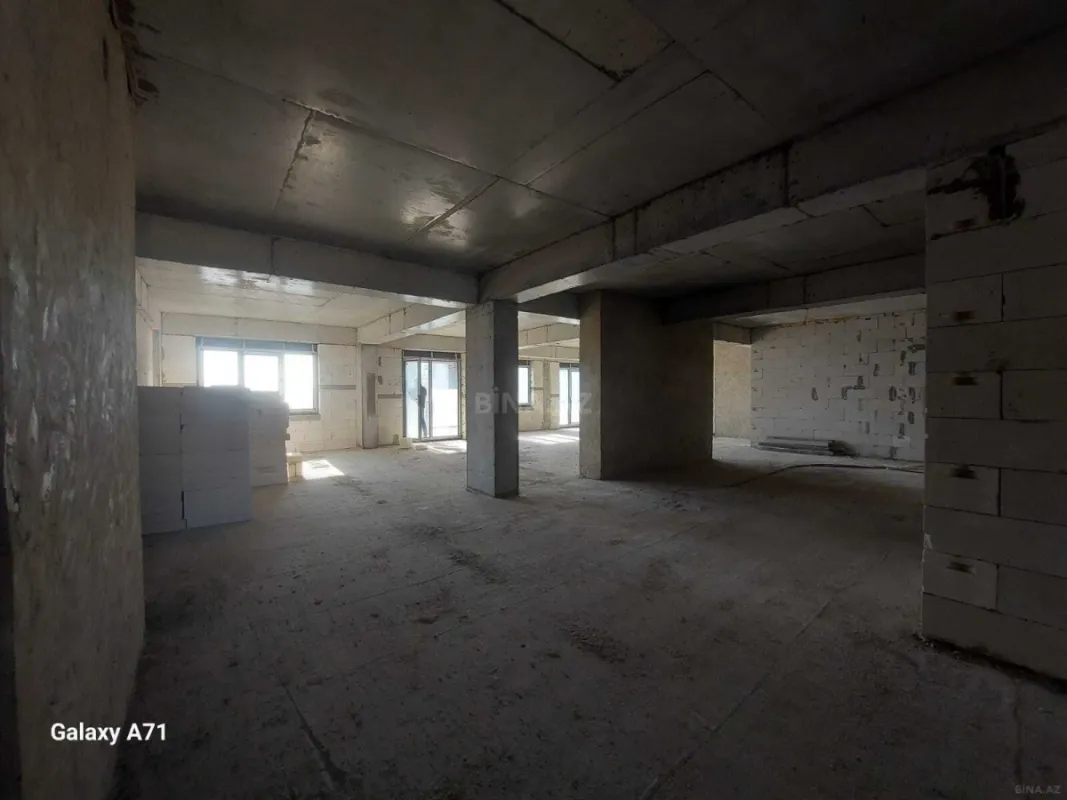 Satılır 4 otaqlı mənzil 201 m²