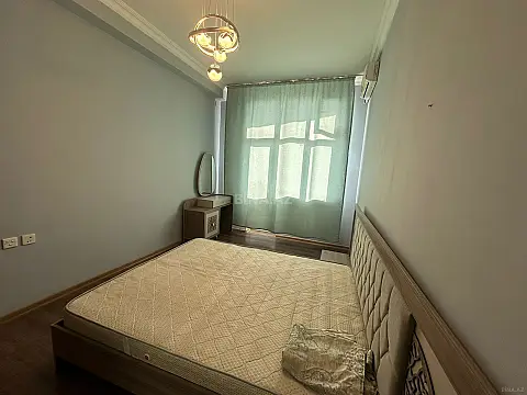 Kirayə verilir 3 otaqlı mənzil 105 m²