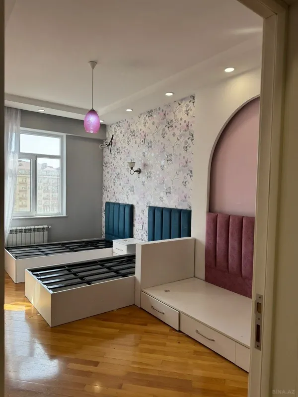 Satılır 3 otaqlı mənzil 115 m²