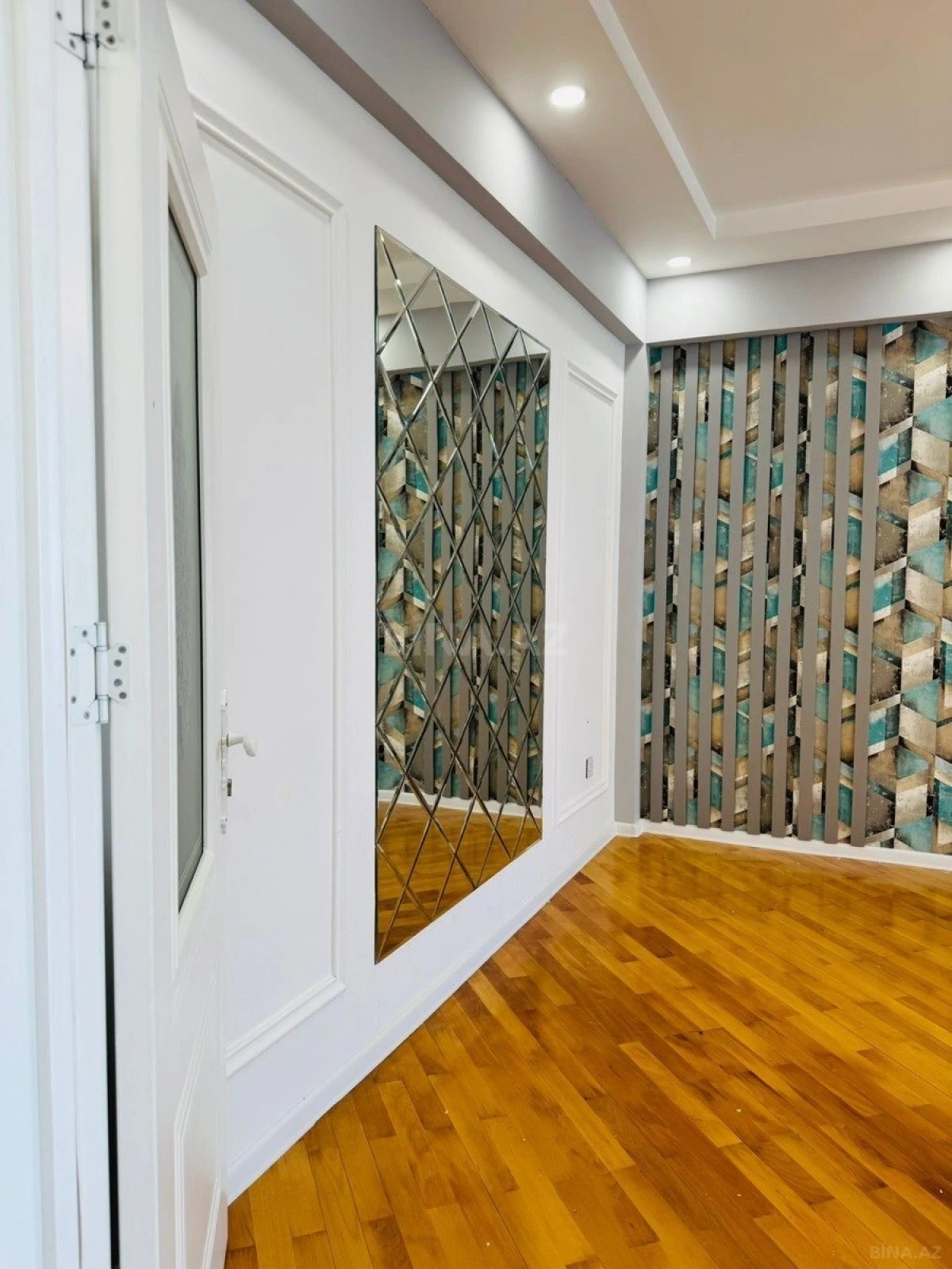 Satılır 3 otaqlı mənzil 115 m²