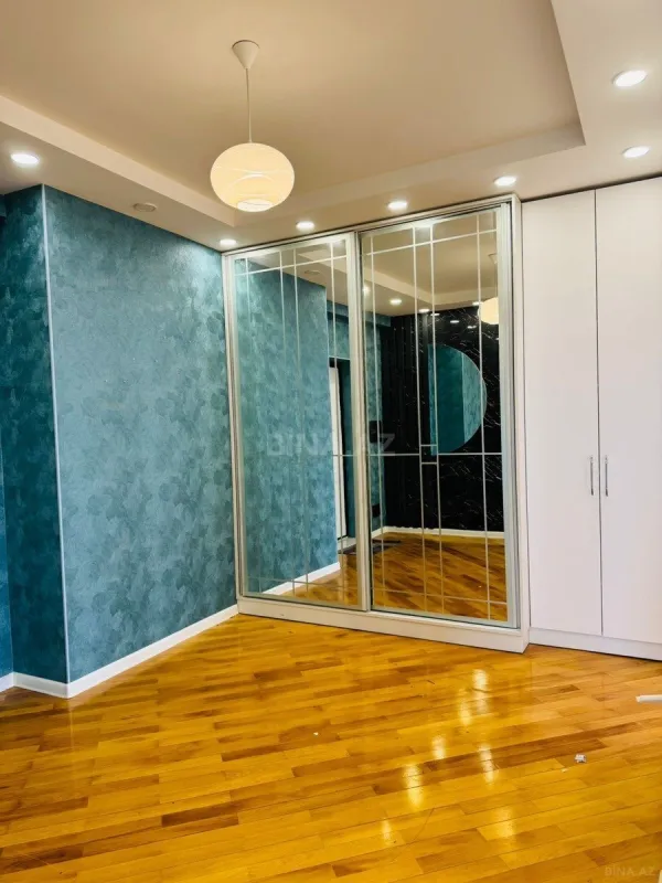 Satılır 3 otaqlı mənzil 115 m²