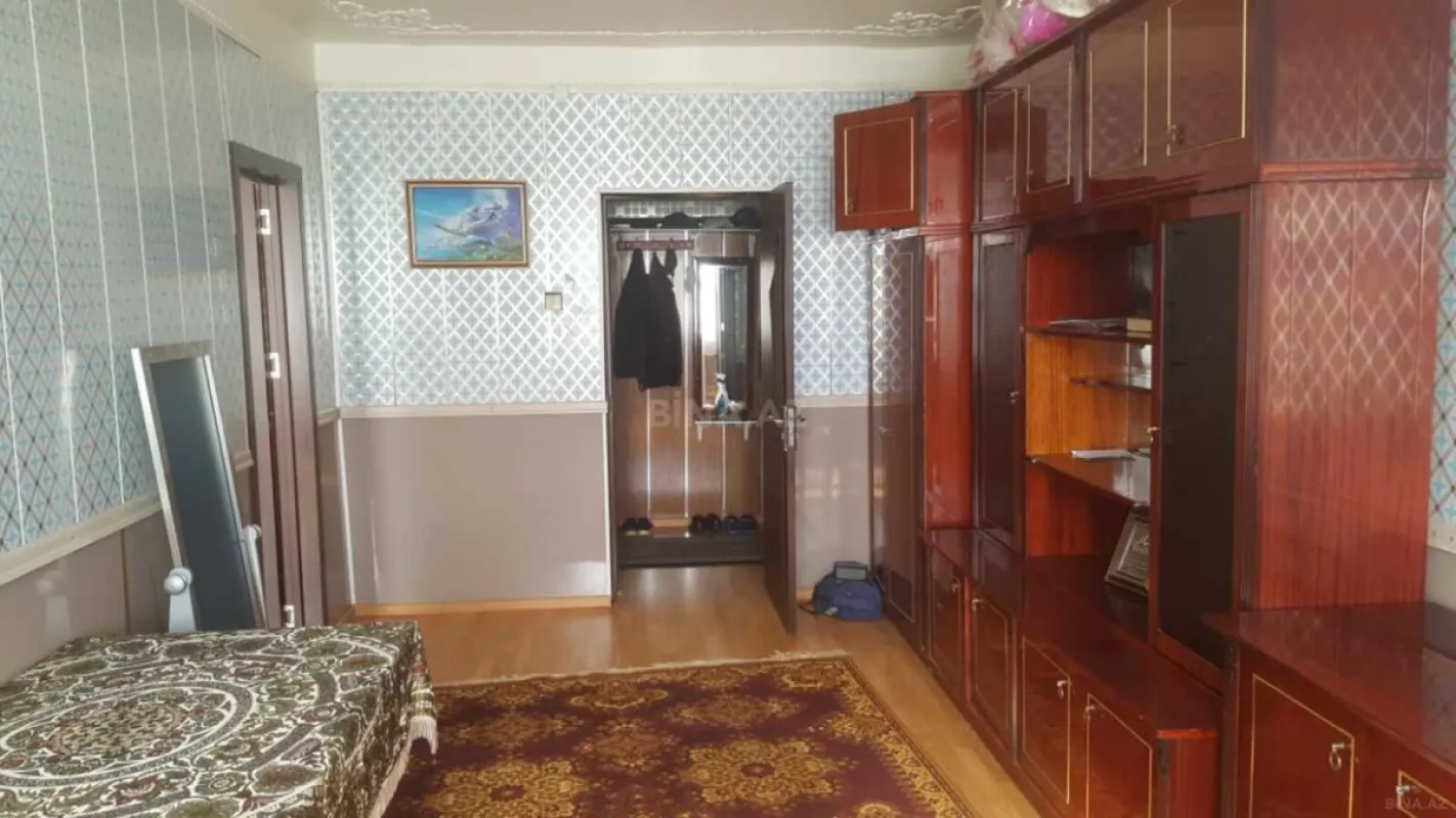 Satılır 4 otaqlı mənzil 100 m²