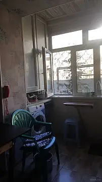 Satılır 4 otaqlı mənzil 100 m²