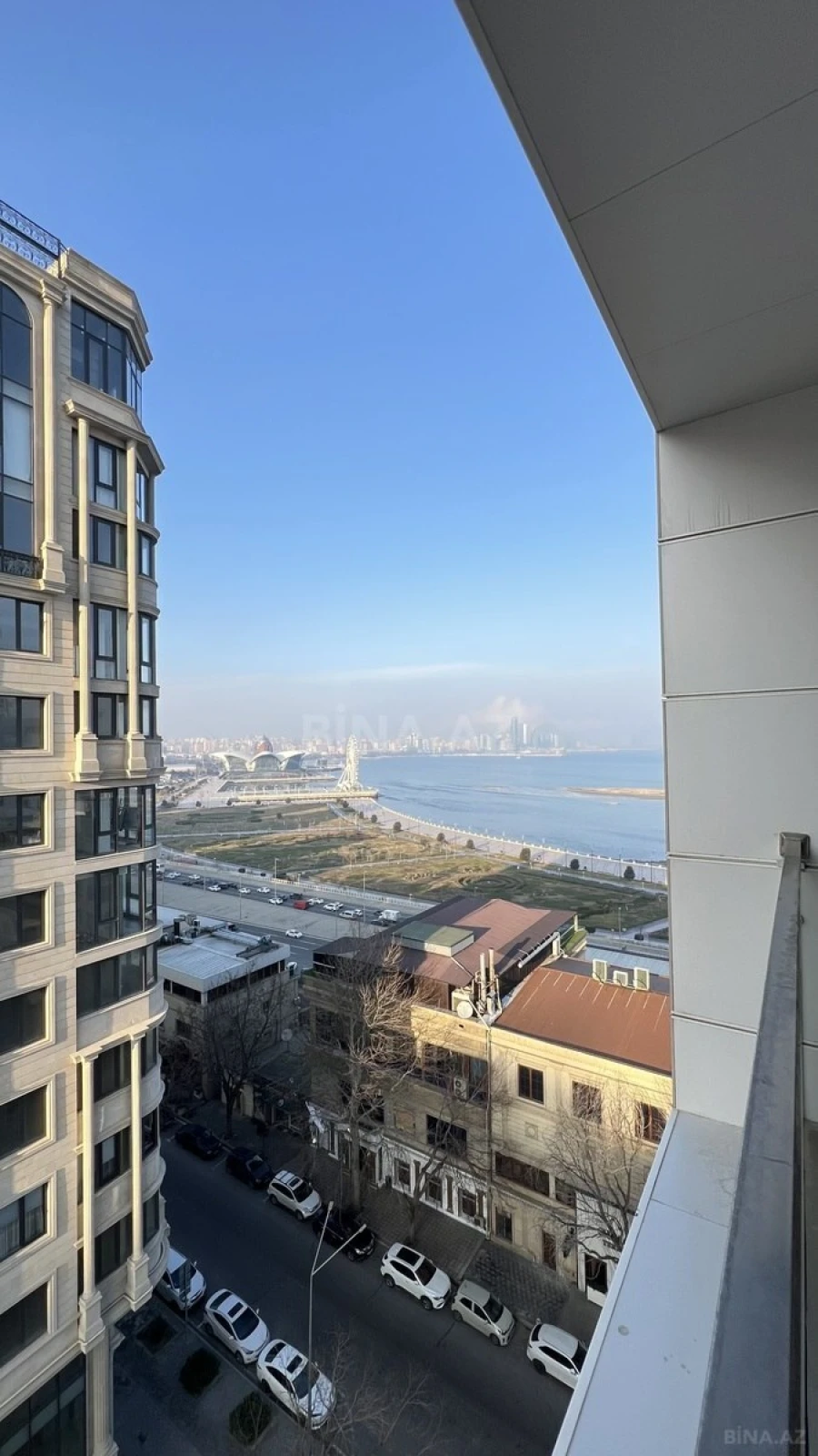 Satılır 4 otaqlı mənzil 224 m²