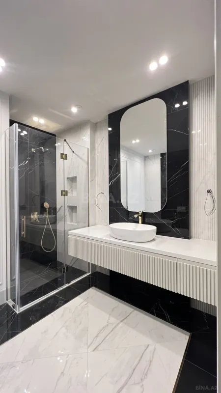 Satılır 4 otaqlı mənzil 224 m²