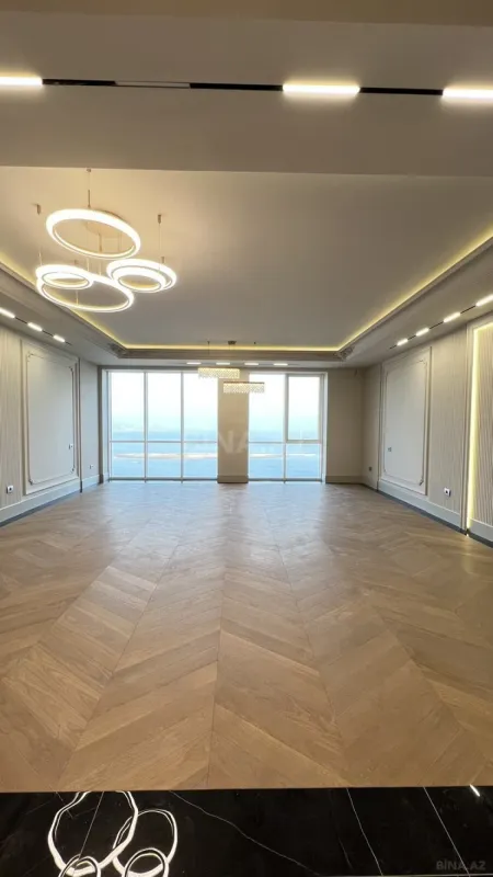 Satılır 4 otaqlı mənzil 224 m²