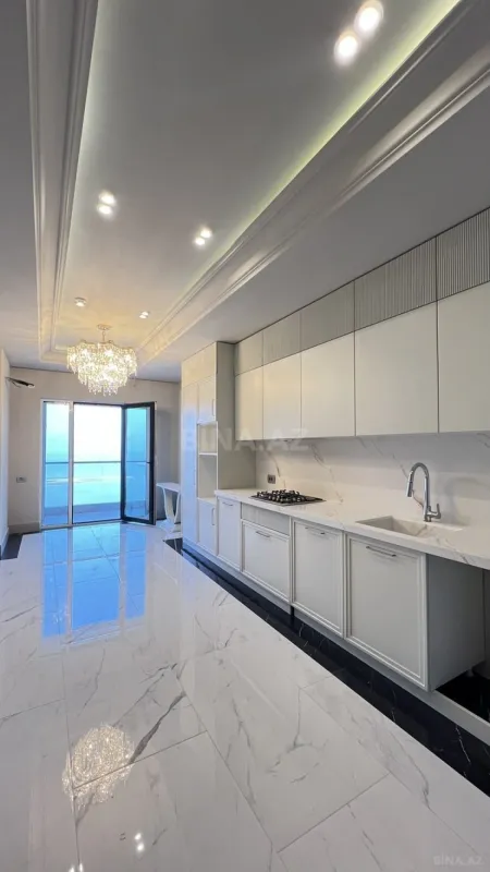 Satılır 4 otaqlı mənzil 224 m²