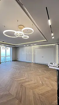 Satılır 4 otaqlı mənzil 224 m²