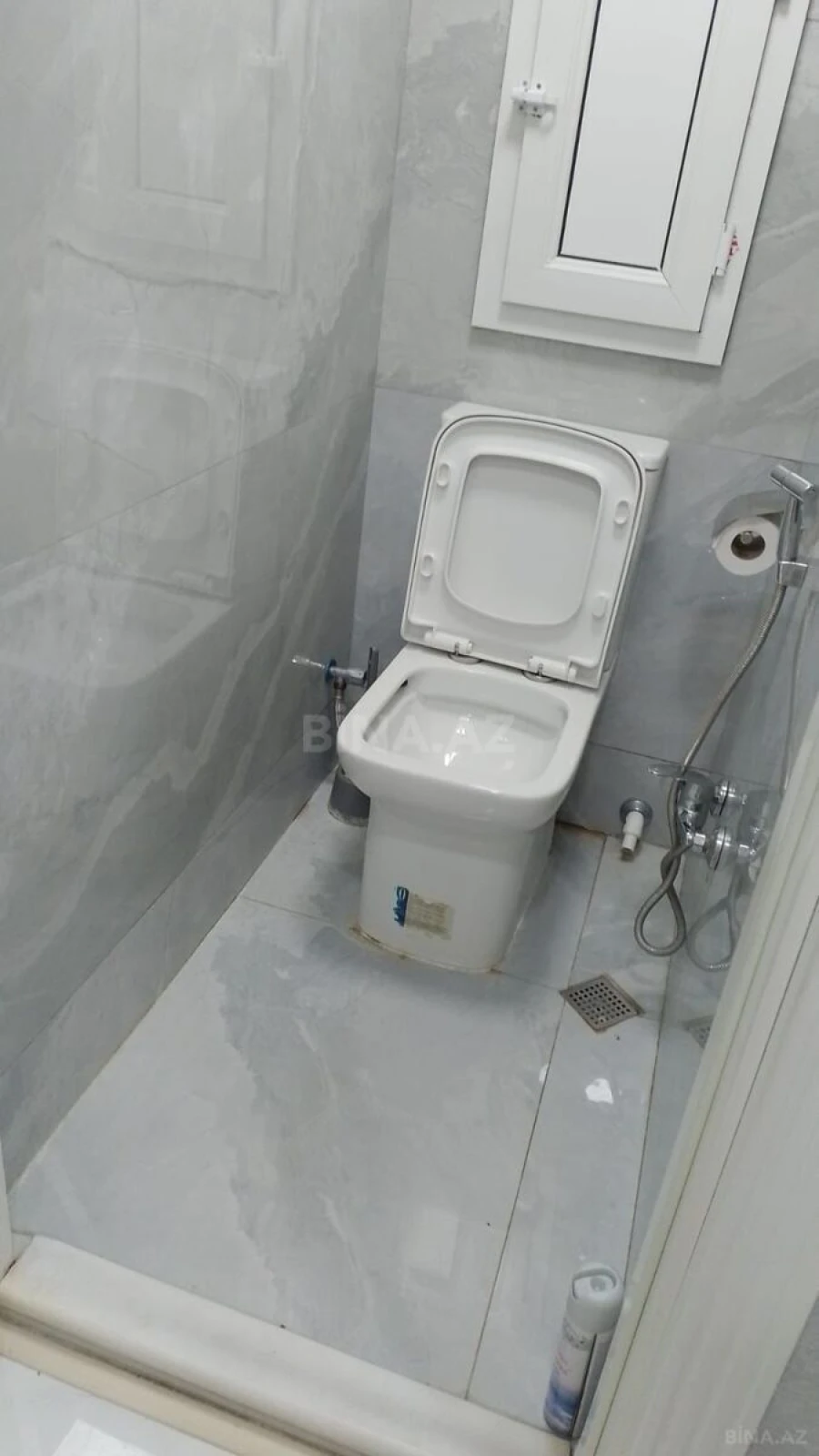 Satılır 4 otaqlı mənzil 100 m²