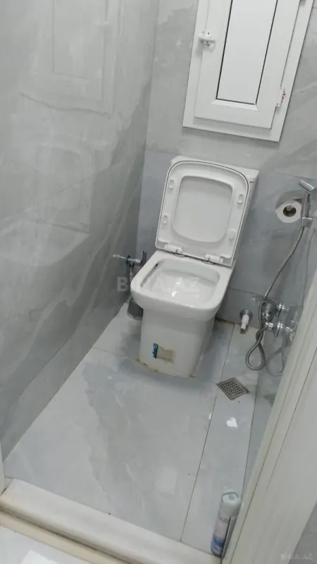 Satılır 4 otaqlı mənzil 100 m²