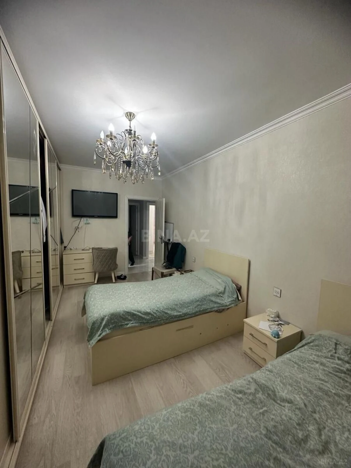 Satılır 4 otaqlı mənzil 100 m²