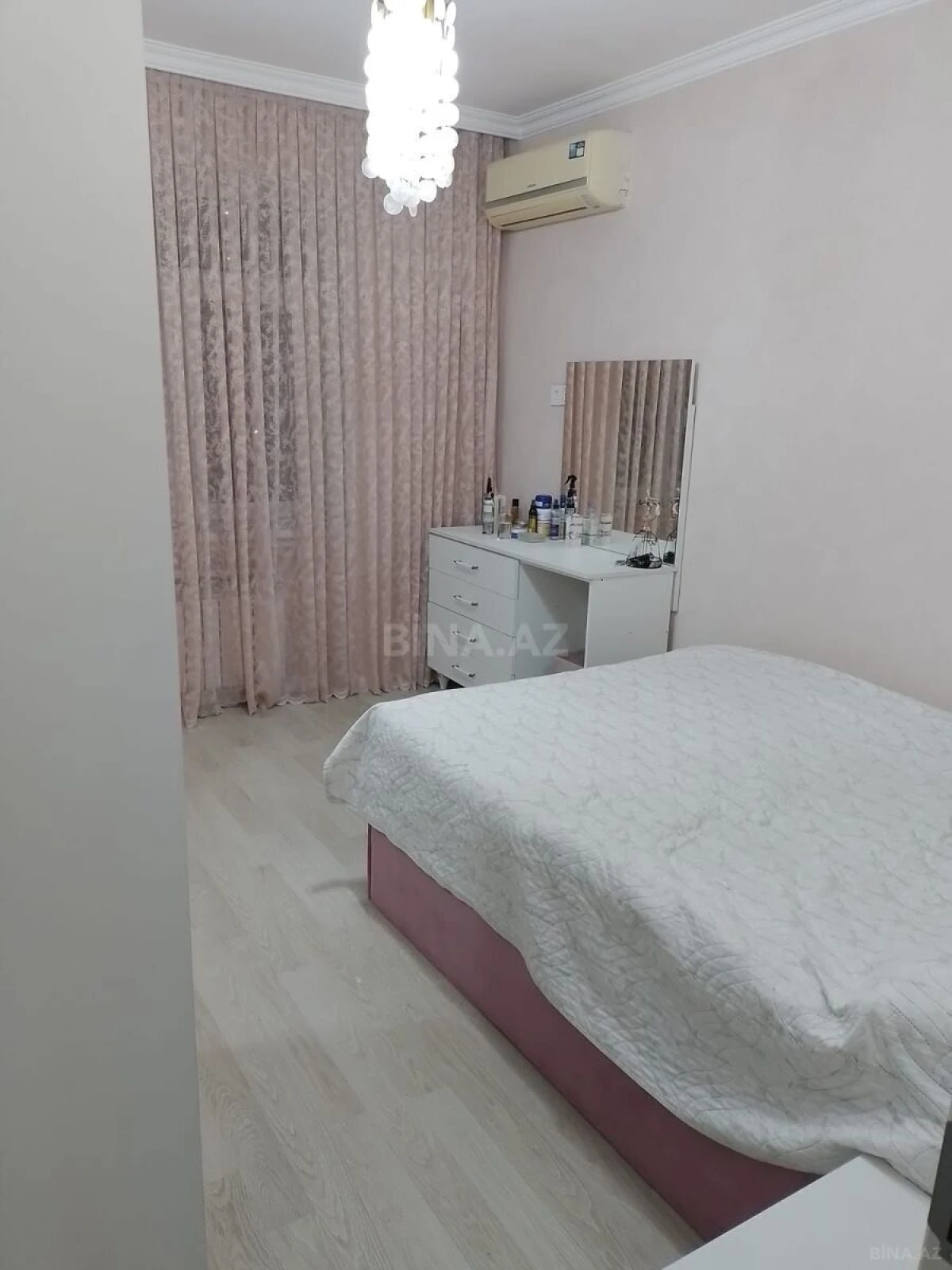 Satılır 4 otaqlı mənzil 100 m²