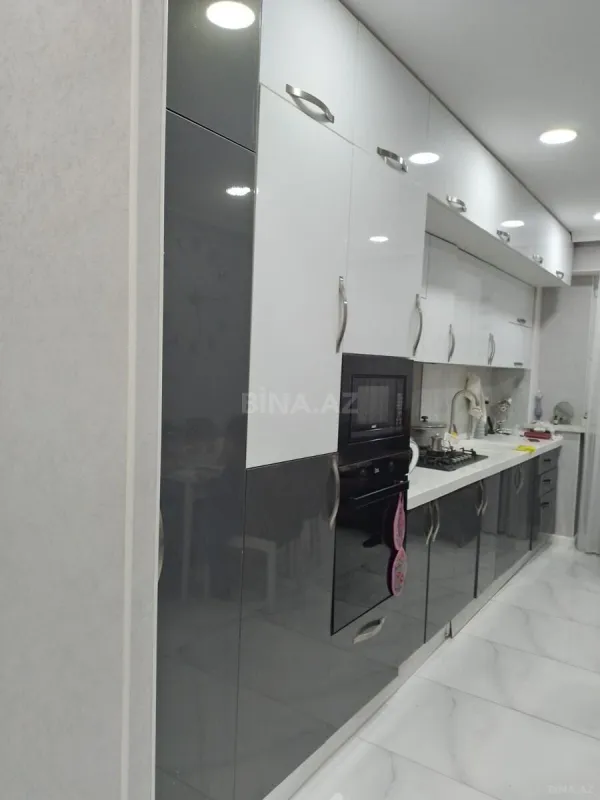 Satılır 4 otaqlı mənzil 100 m²