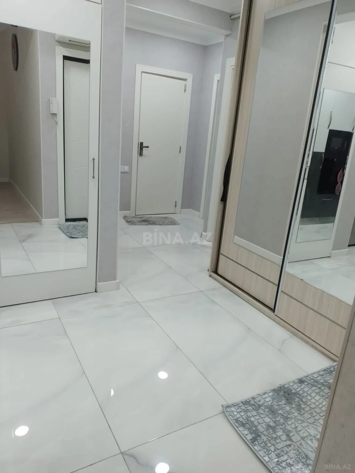 Satılır 4 otaqlı mənzil 100 m²