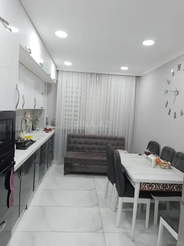 Satılır 4 otaqlı mənzil 100 m²