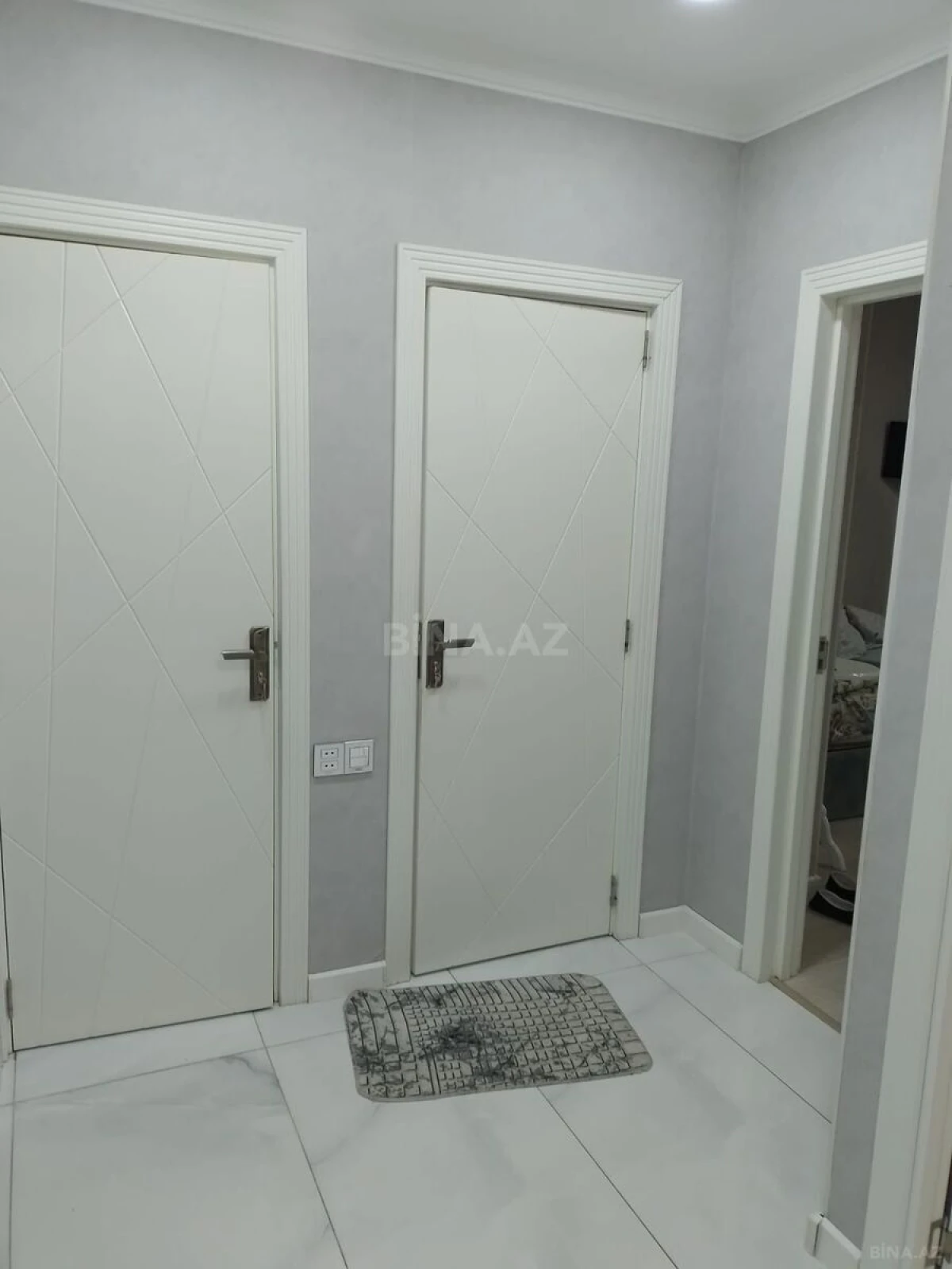 Satılır 4 otaqlı mənzil 100 m²