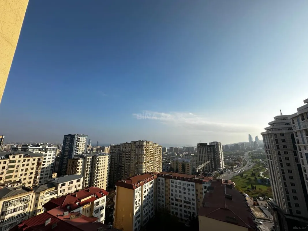 Satılır 5 otaqlı mənzil 400 m²