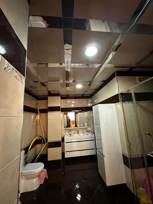 Satılır 5 otaqlı mənzil 400 m²