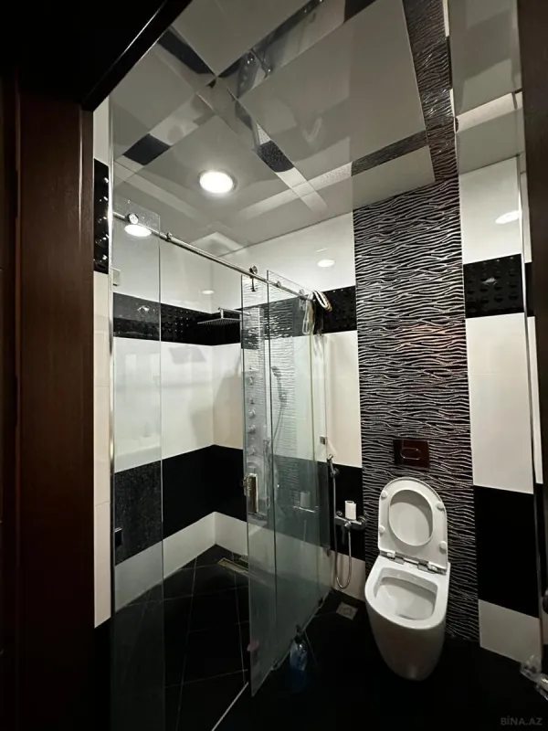 Satılır 5 otaqlı mənzil 400 m²