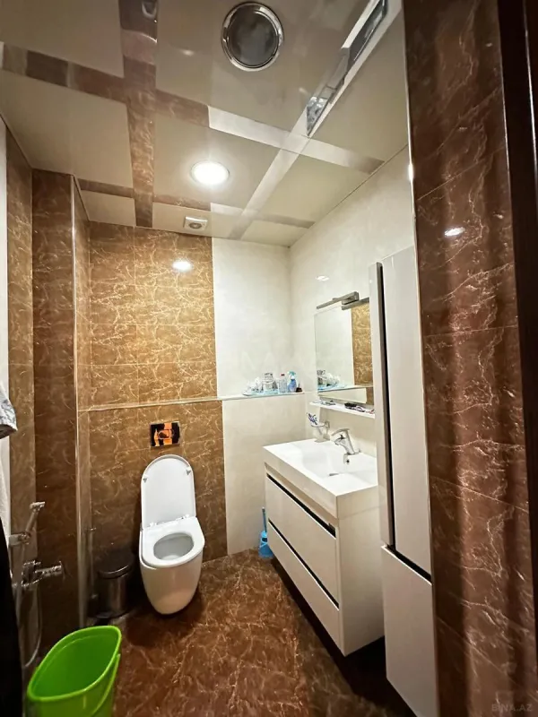 Satılır 5 otaqlı mənzil 400 m²