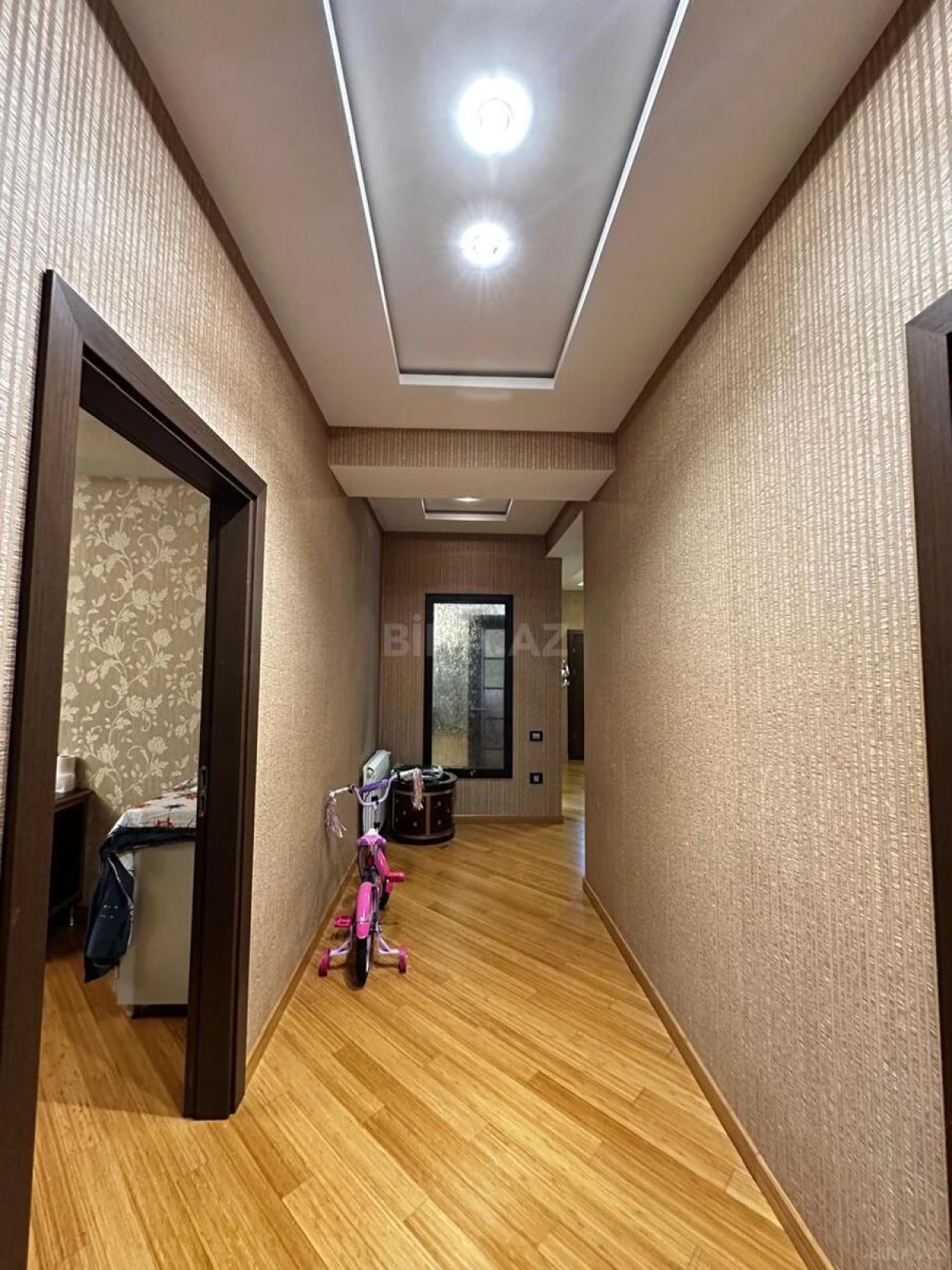 Satılır 5 otaqlı mənzil 400 m²