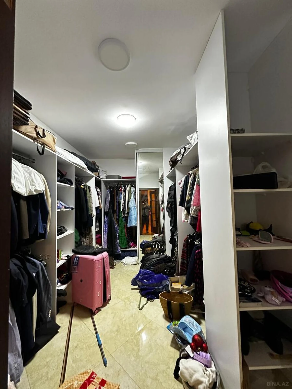 Satılır 5 otaqlı mənzil 400 m²