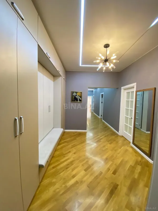 Kirayə verilir 4 otaqlı mənzil 175 m²