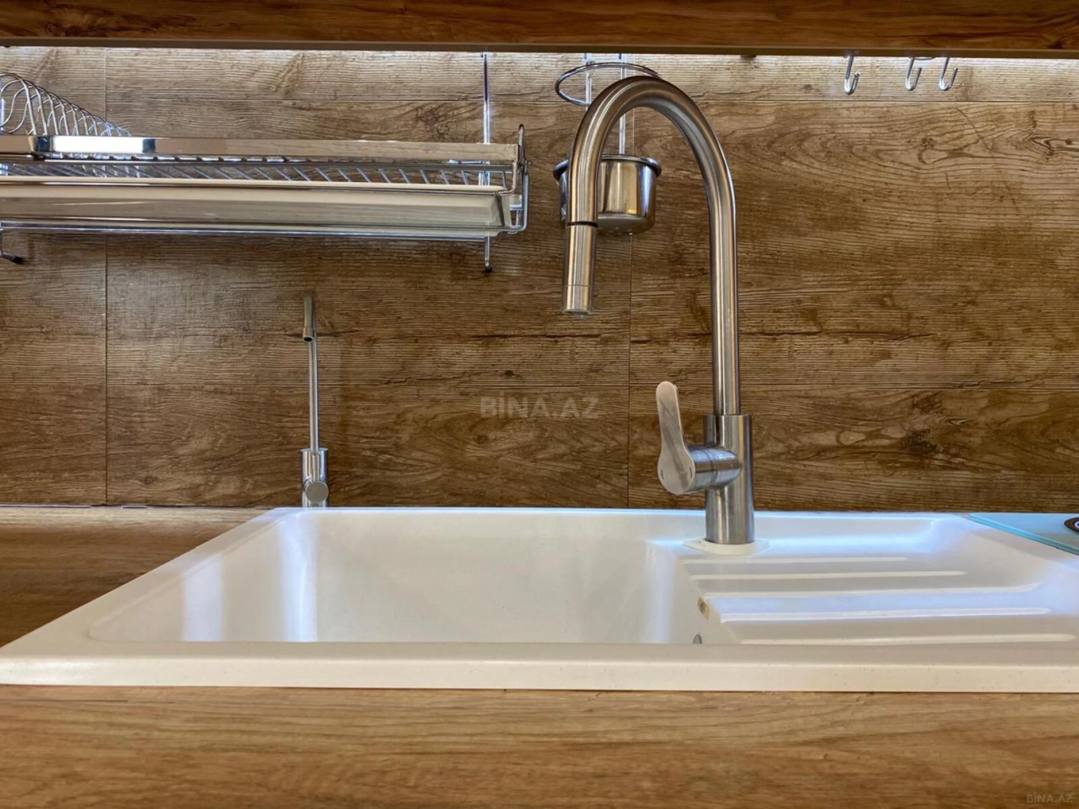 Kirayə verilir 4 otaqlı mənzil 175 m²