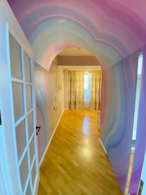 Kirayə verilir 4 otaqlı mənzil 175 m²