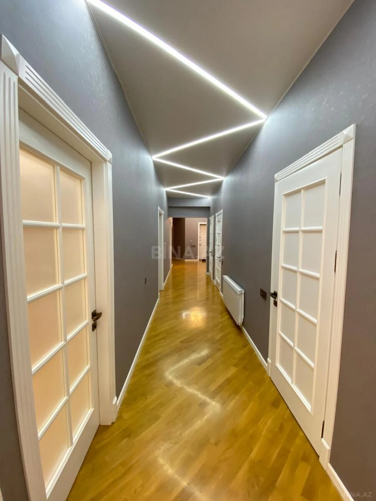 Kirayə verilir 4 otaqlı mənzil 175 m²