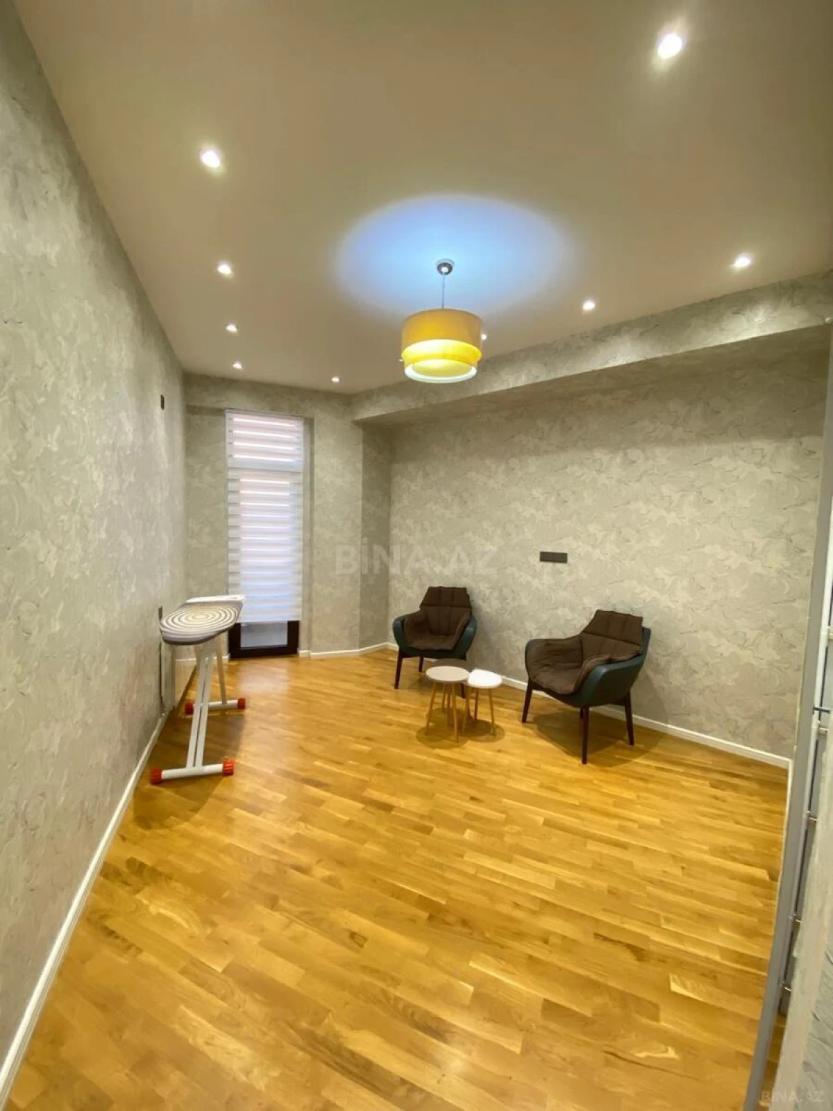 Kirayə verilir 4 otaqlı mənzil 175 m²