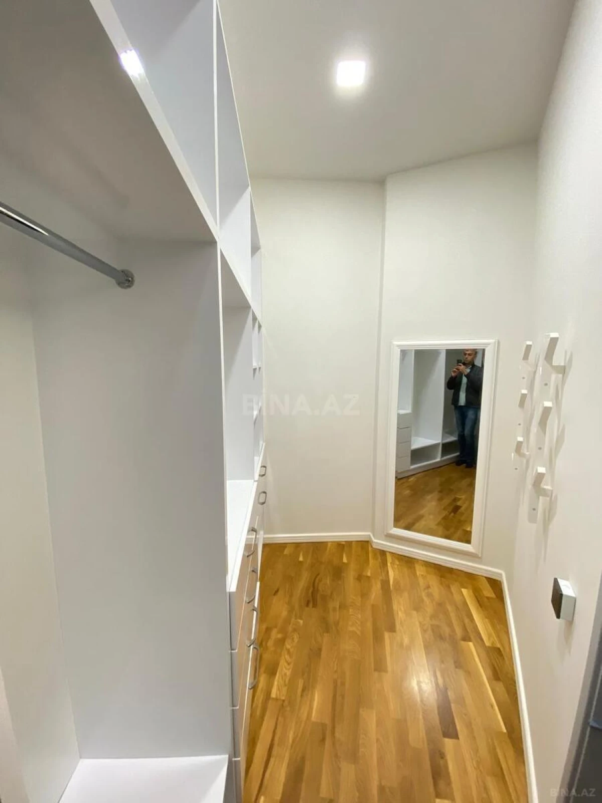 Kirayə verilir 4 otaqlı mənzil 175 m²