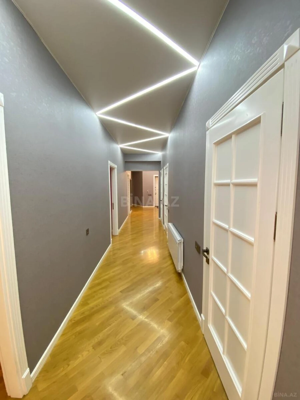 Kirayə verilir 4 otaqlı mənzil 175 m²