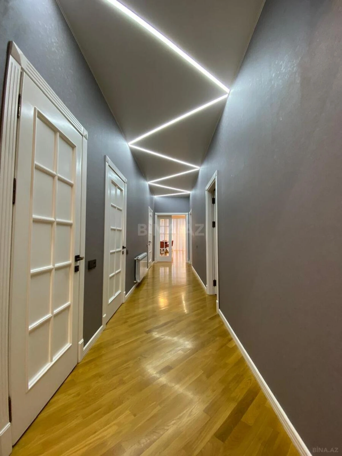 Kirayə verilir 4 otaqlı mənzil 175 m²