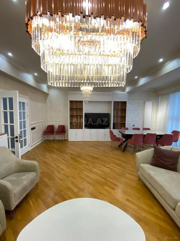 Kirayə verilir 4 otaqlı mənzil 175 m²