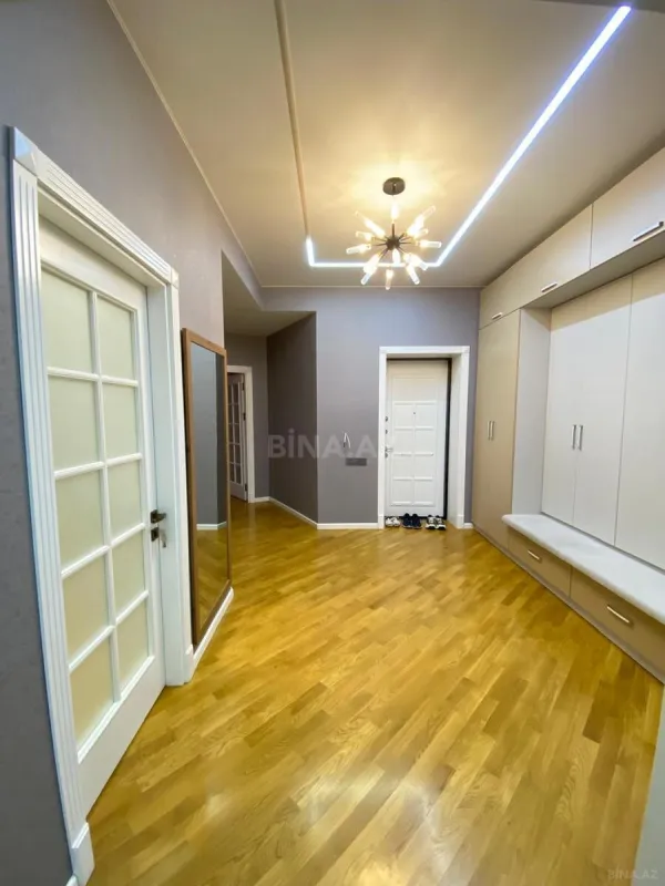 Kirayə verilir 4 otaqlı mənzil 175 m²