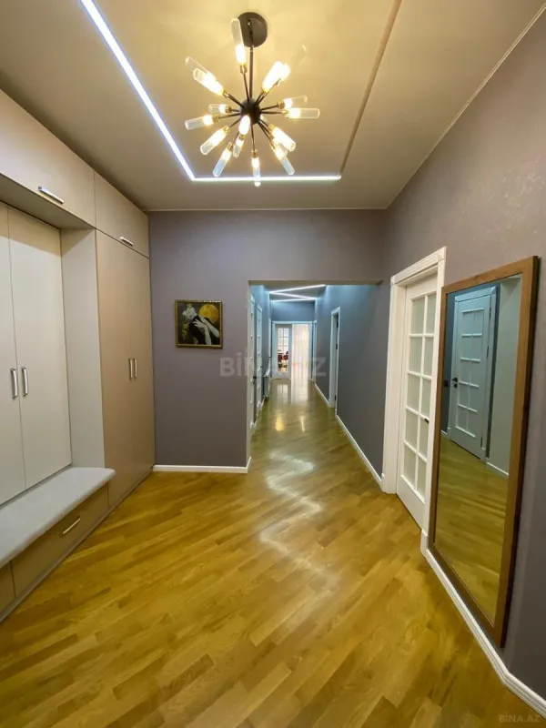 Kirayə verilir 4 otaqlı mənzil 175 m²