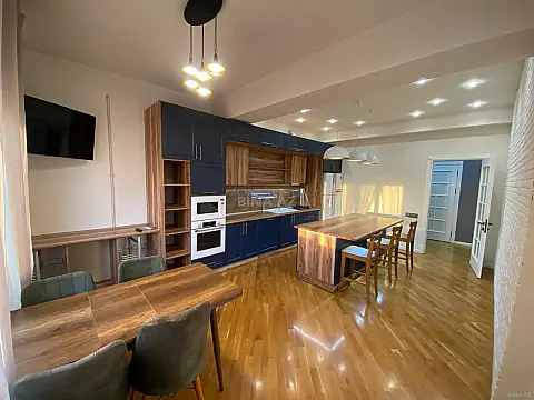 Kirayə verilir 4 otaqlı mənzil 175 m²