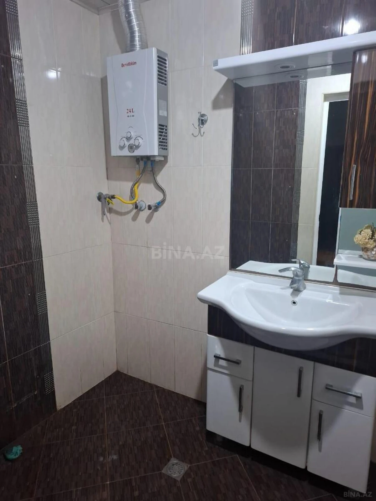 Satılır 2 otaqlı mənzil 65 m²