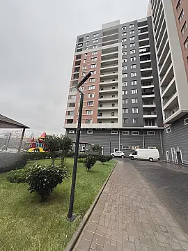 Satılır 4 otaqlı mənzil 224 m²