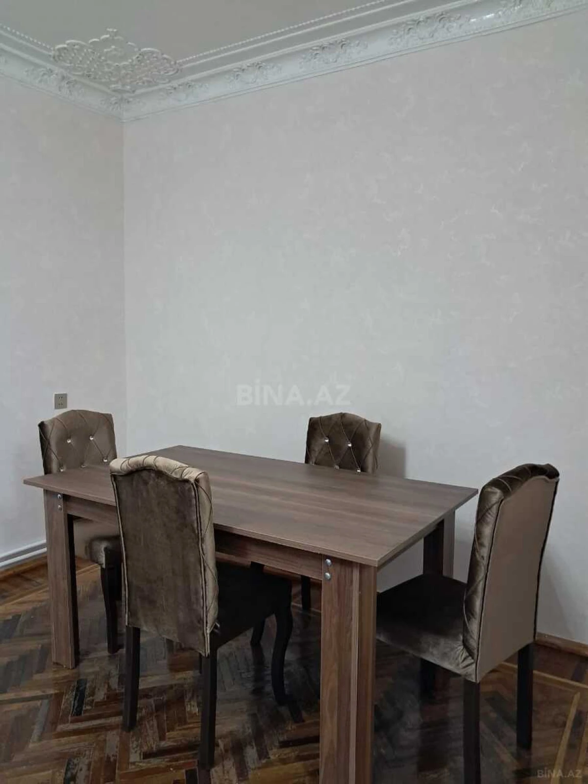 Kirayə verilir 4 otaqlı mənzil 110 m²