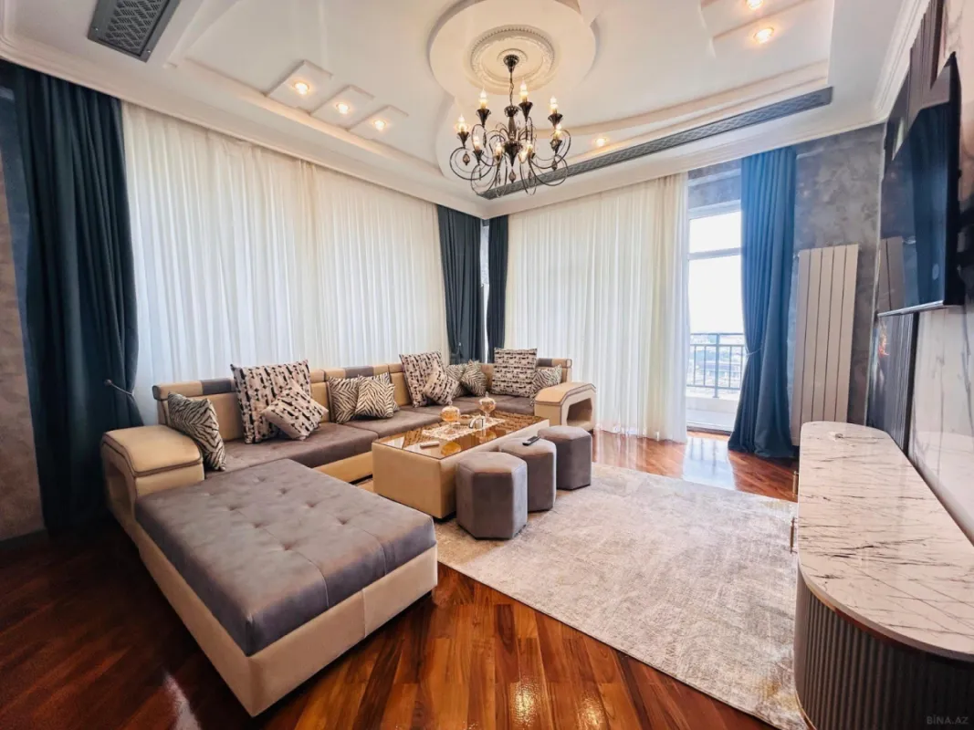 Satılır 3 otaqlı mənzil 120 m²