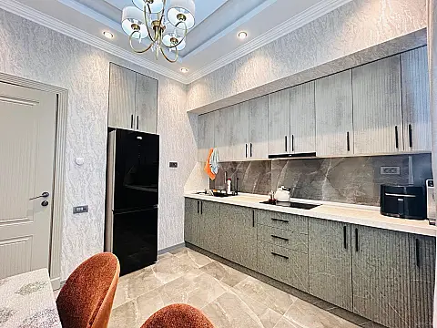 Satılır 3 otaqlı mənzil 120 m²