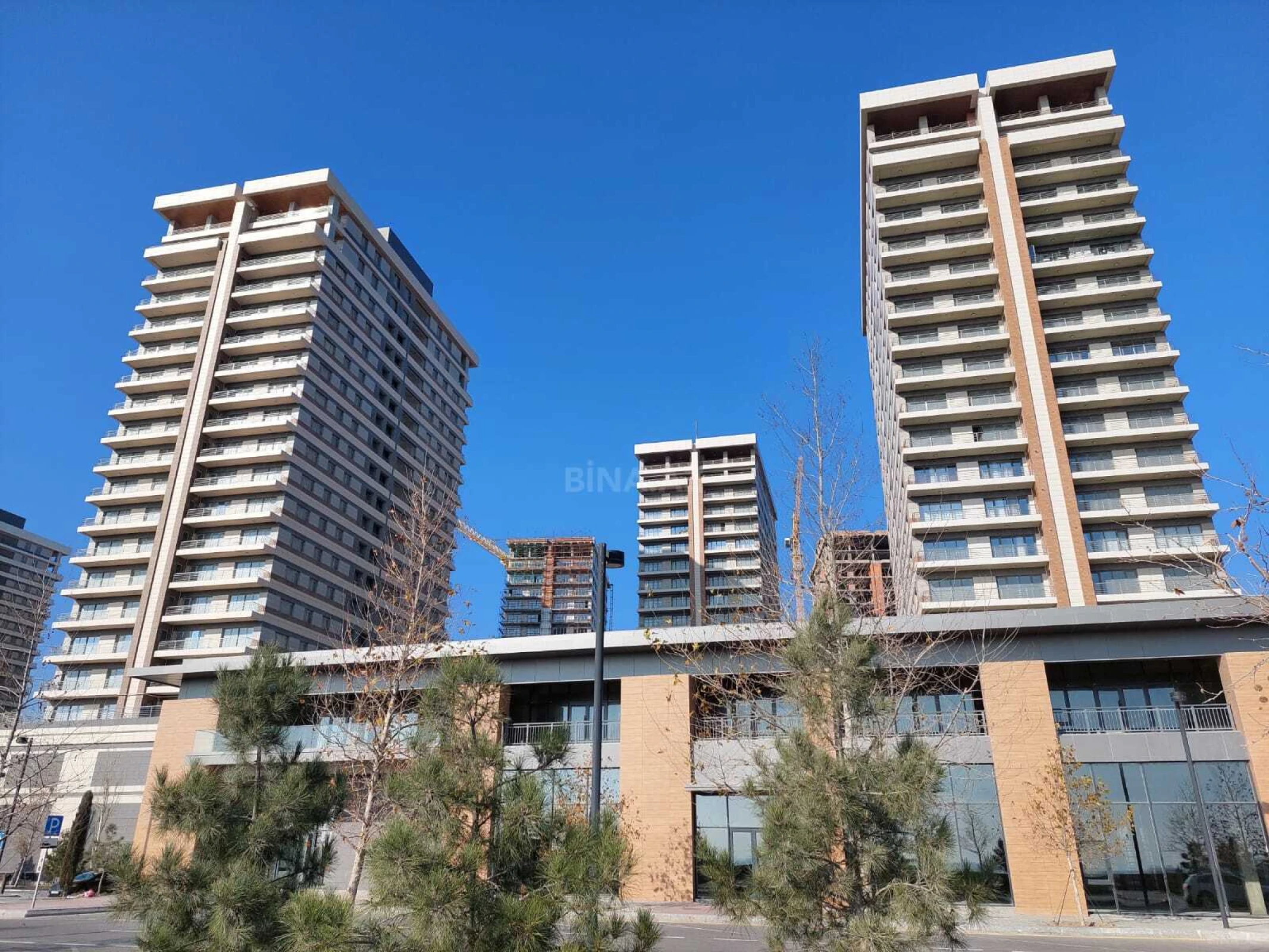 Satılır 3 otaqlı mənzil 120 m²